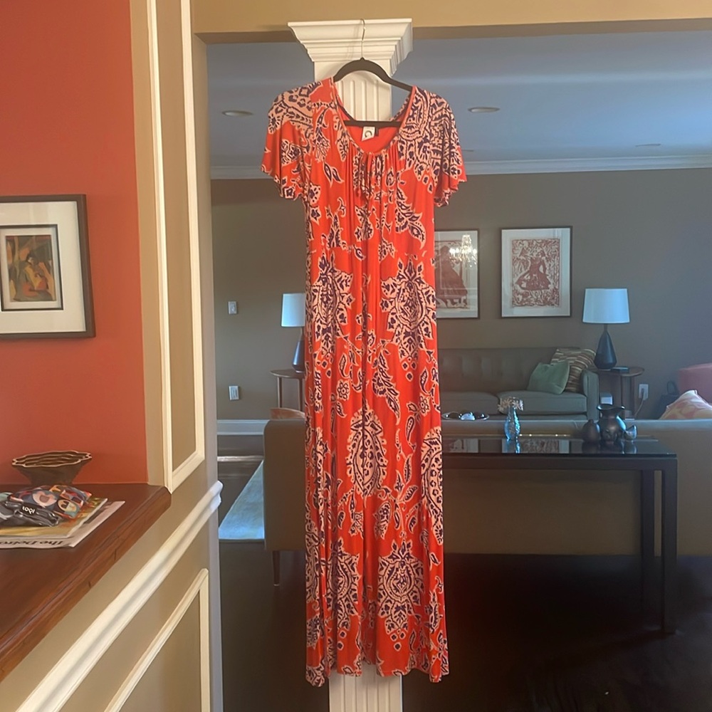 Anthropology adorable orange maxi dress batik like print size M